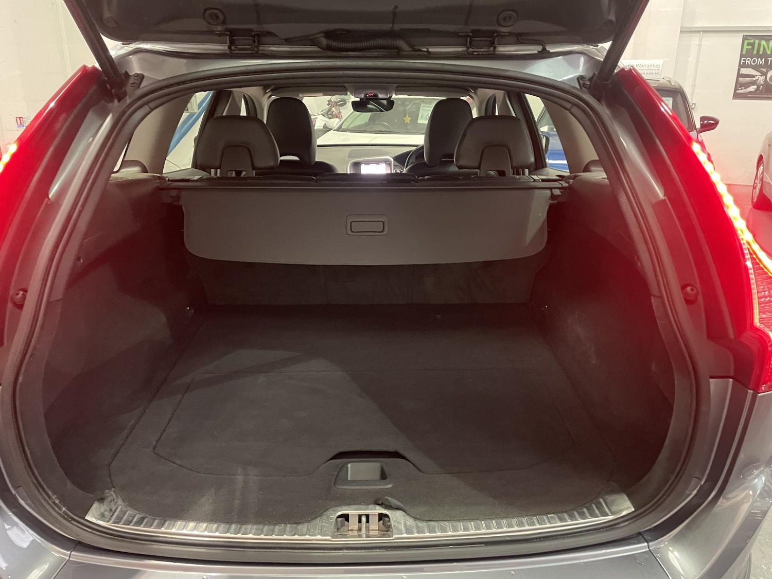 Used Volvo XC60 2017 for sale - 76568430: Photo 12