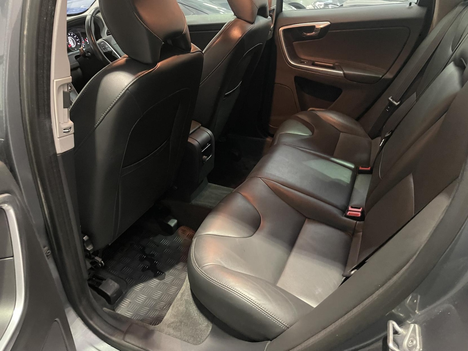 Used Volvo XC60 2017 for sale - 76568430: Photo 29