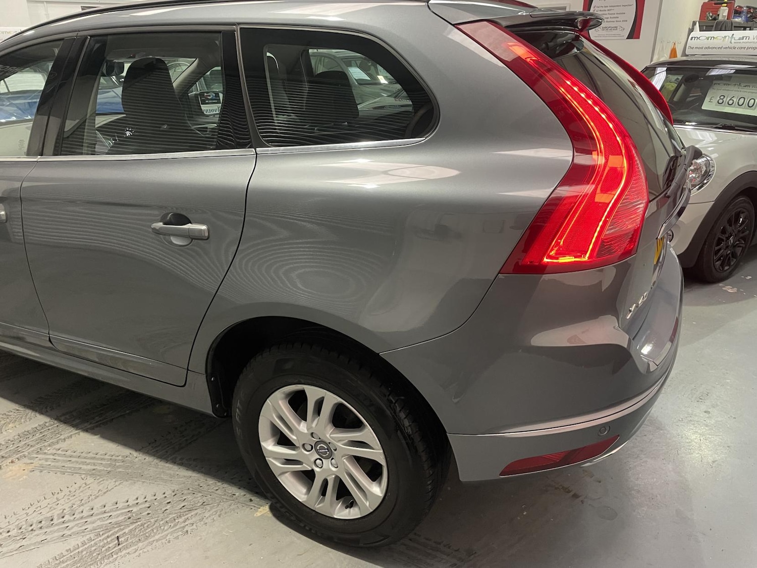 Used Volvo XC60 2017 for sale - 76568430: Photo 9
