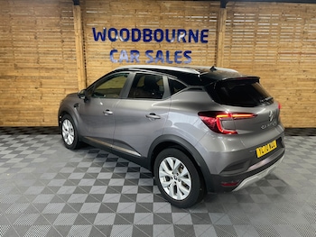 Used Renault Captur 2020 for sale - 76057853: Photo
