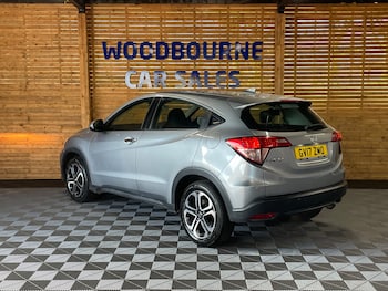 Used Honda HR-V 2017 for sale - 79405256: Photo