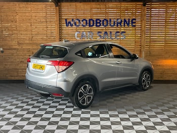 Used Honda HR-V 2017 for sale - 79405256: Photo