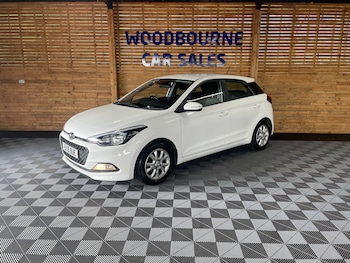Used Hyundai i20 2018 for sale - 76057806: Photo