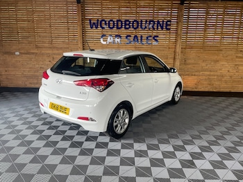 Used Hyundai i20 2018 for sale - 76057806: Photo