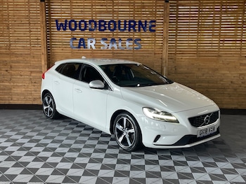 Used Volvo V40 2018 for sale - 79241122: Photo