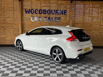 Used Volvo V40 2018 for sale - 79241122: Photo