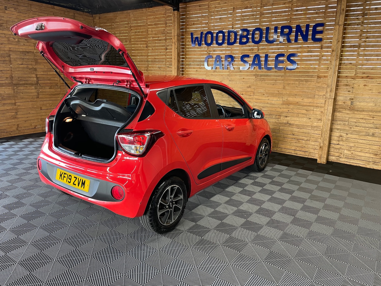 Used Hyundai i10 2019 for sale - 77733492: Photo 9