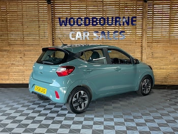 Used Hyundai i10 2024 for sale - 79047564: Photo