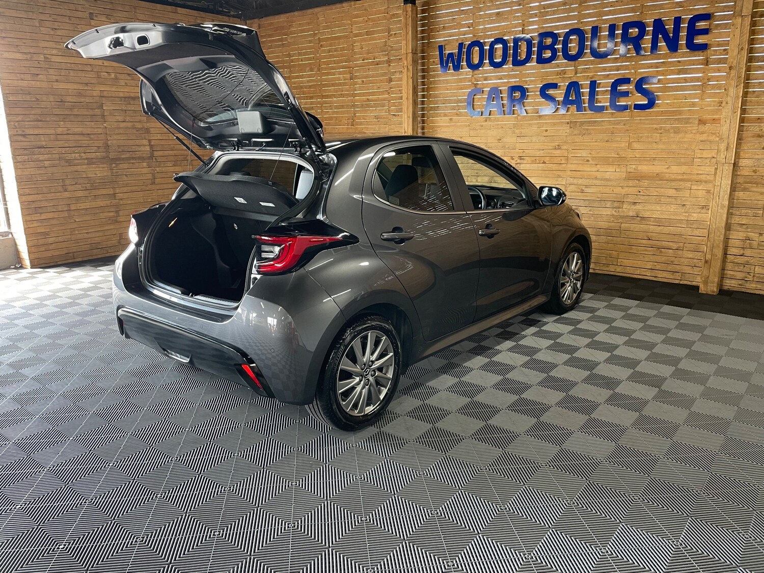 Used Mazda Mazda2 HYBRID 2023 for sale - 76057803: Photo 9