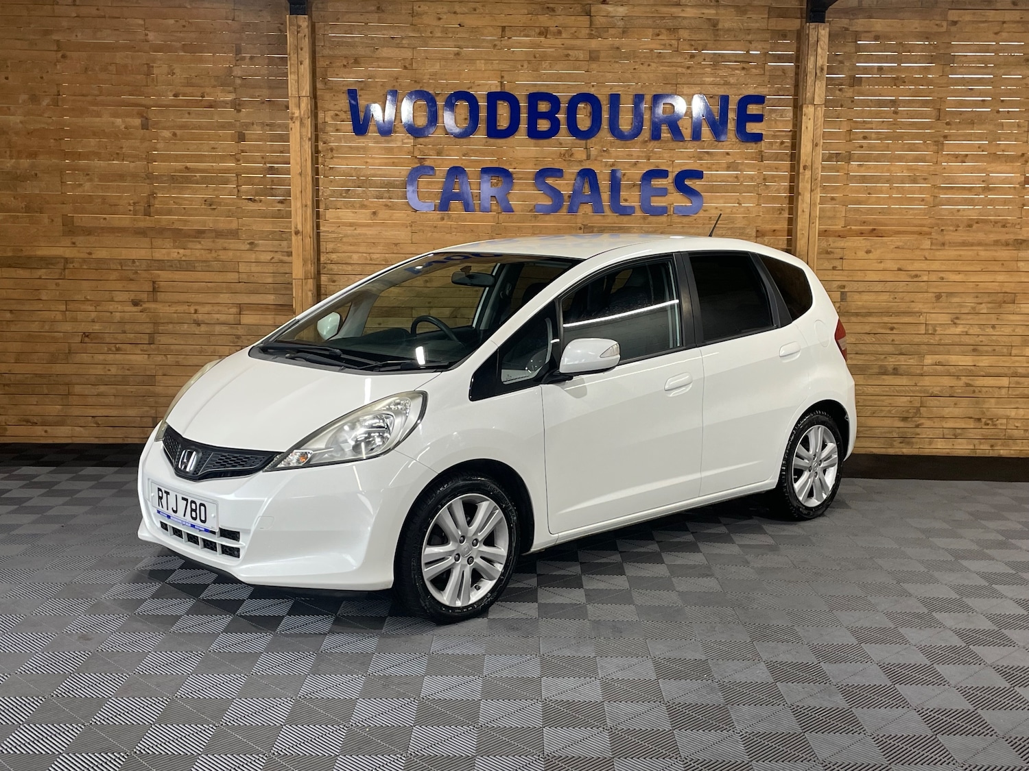Used Honda Jazz for sale - 77475100: Photo 2