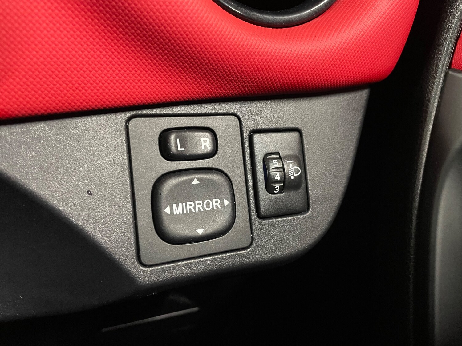 Used Toyota Yaris 2015 for sale - 76480819: Photo 19