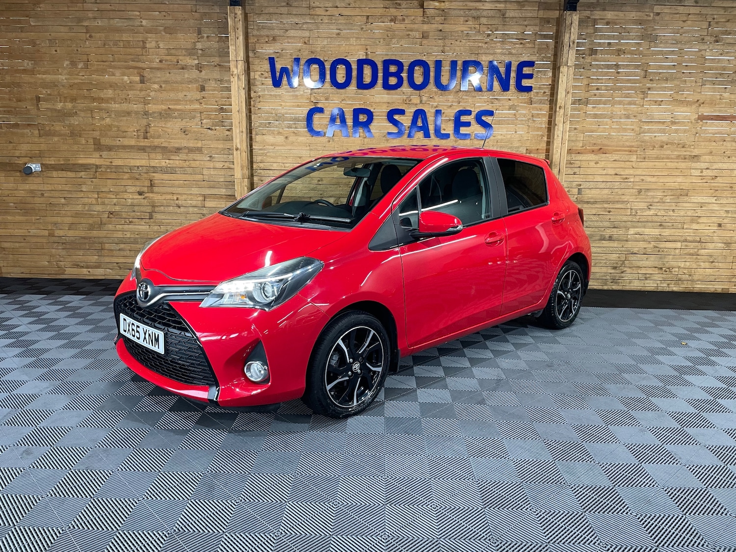 Used Toyota Yaris 2015 for sale - 76480819: Photo 2