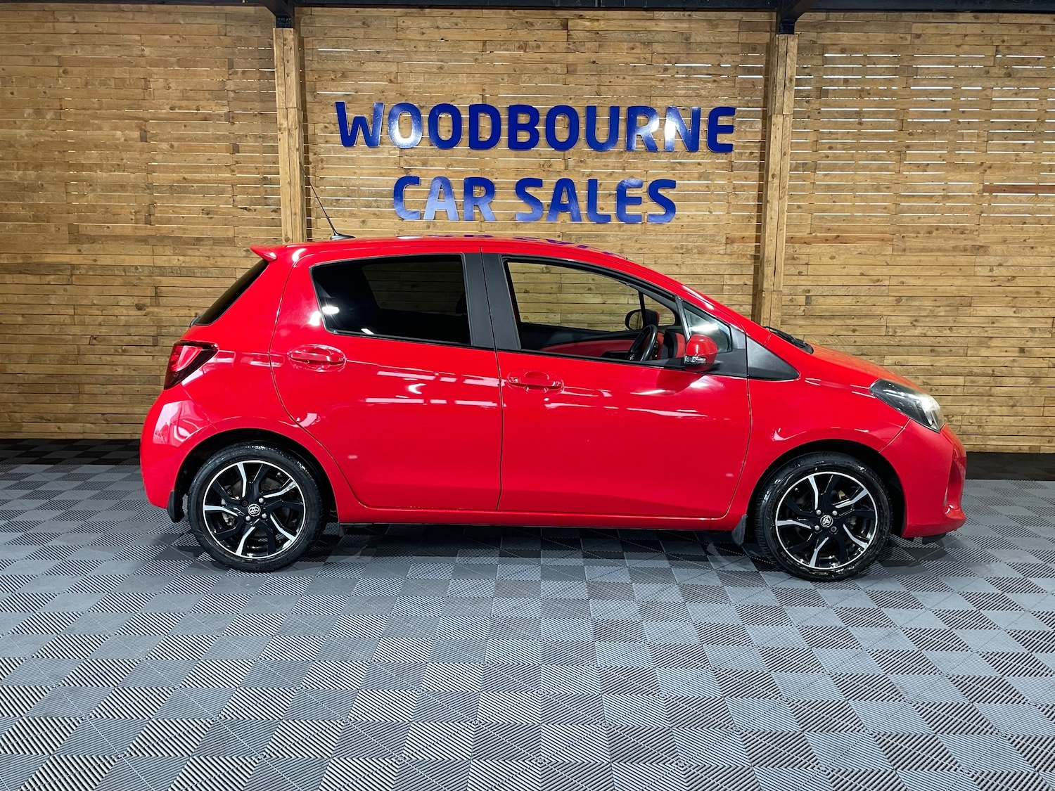 Used Toyota Yaris 2015 for sale - 76480819: Photo 3