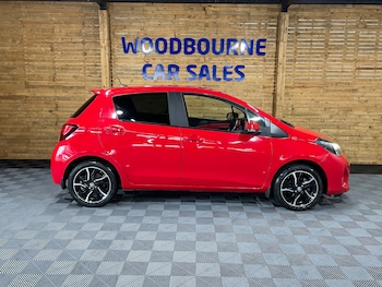 Used Toyota Yaris 2015 for sale - 76480819: Photo