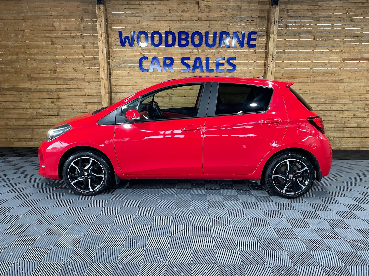 Used Toyota Yaris 2015 for sale - 76480819: Photo 4