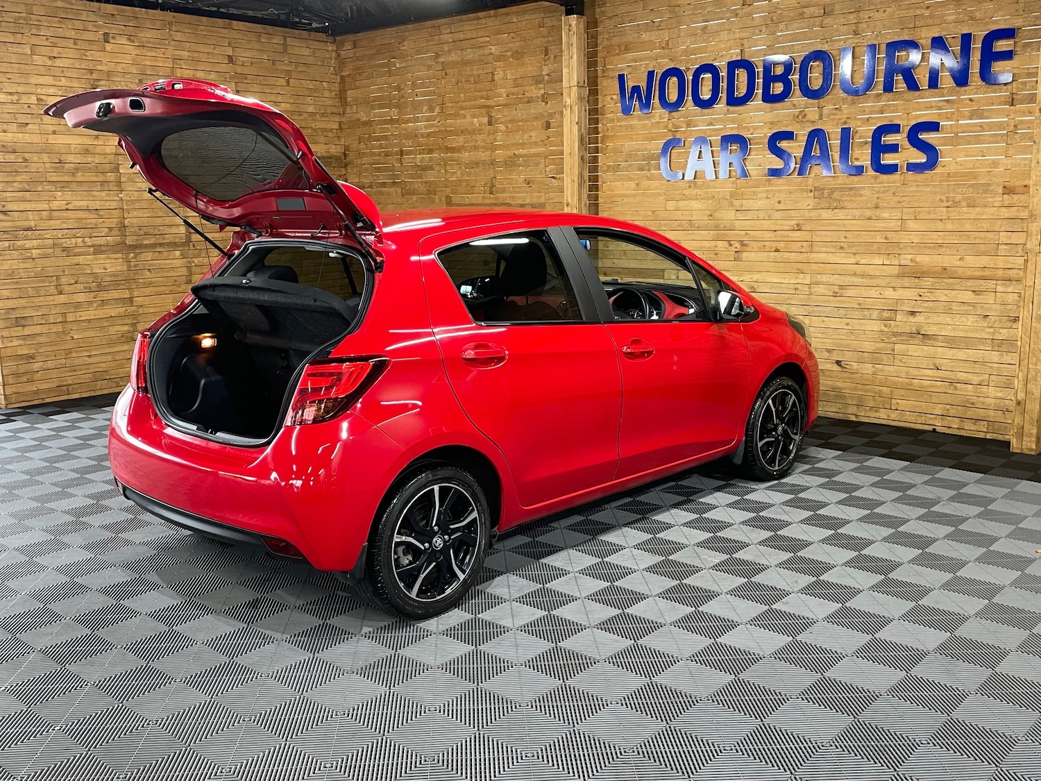 Used Toyota Yaris 2015 for sale - 76480819: Photo 9