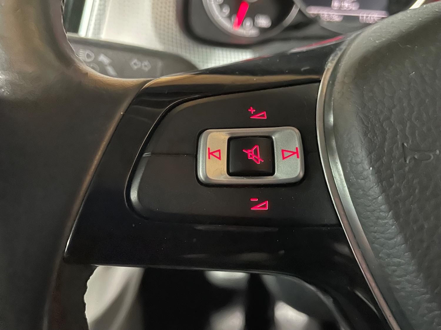 Used Volkswagen up! 2016 for sale - 77692049: Photo 18