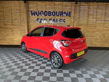 Used Hyundai i10 2019 for sale - 76057855: Photo