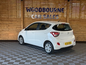 Used Hyundai i10 2017 for sale - 79490130: Photo