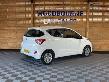 Used Hyundai i10 2017 for sale - 79490130: Photo
