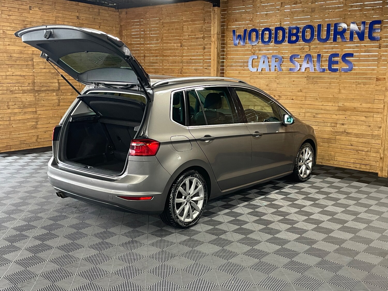 Used Volkswagen Golf SV 2016 for sale - 77570938: Photo 9