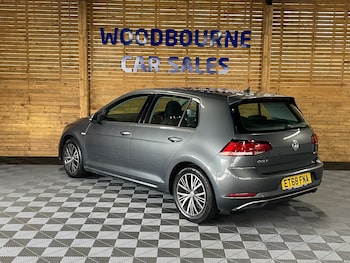 Used Volkswagen Golf 2019 for sale - 77989819: Photo
