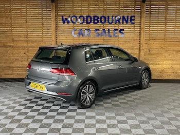 Used Volkswagen Golf 2019 for sale - 77989819: Photo