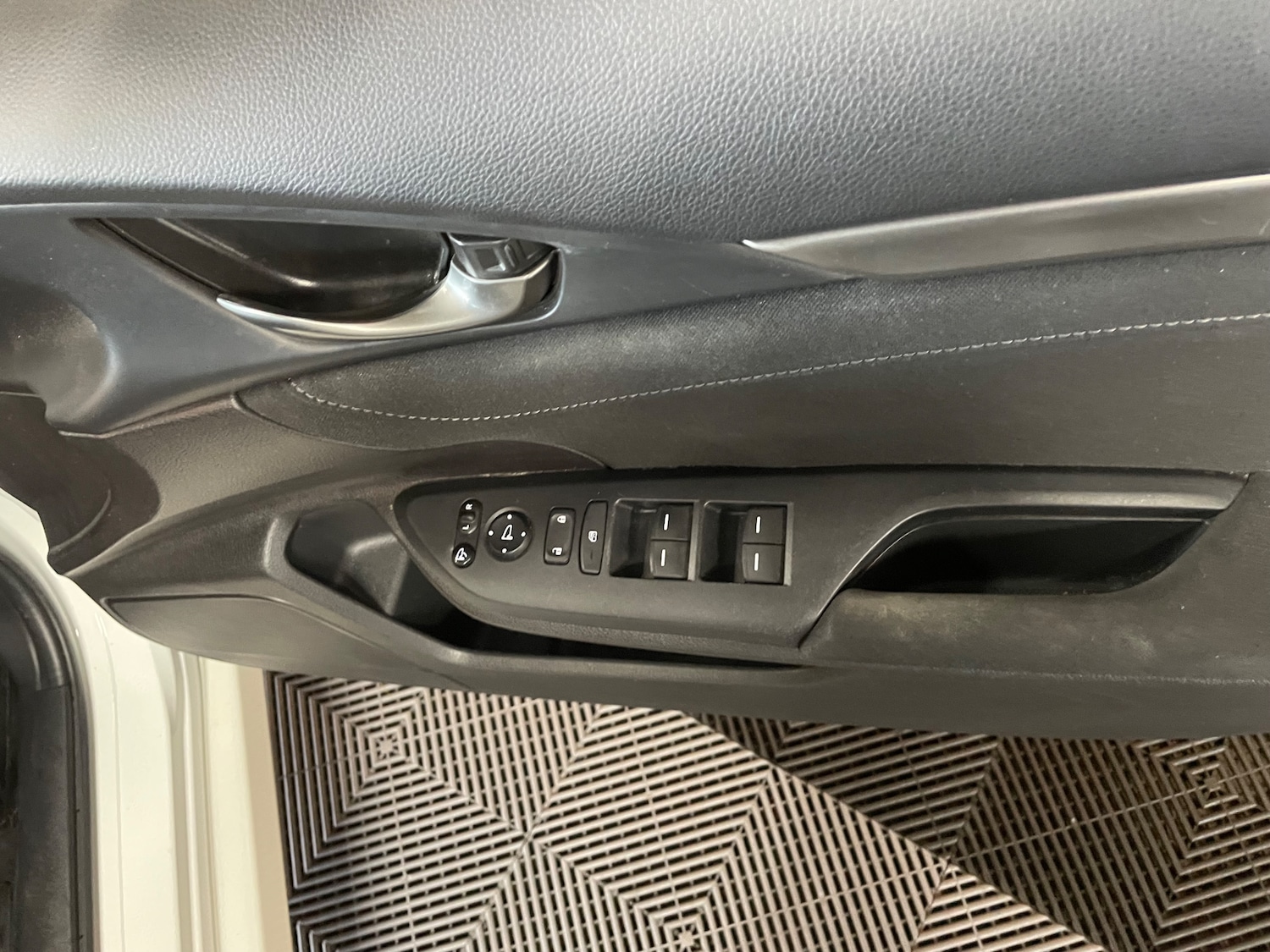 Used Honda Civic 2020 for sale - 76057790: Photo 14