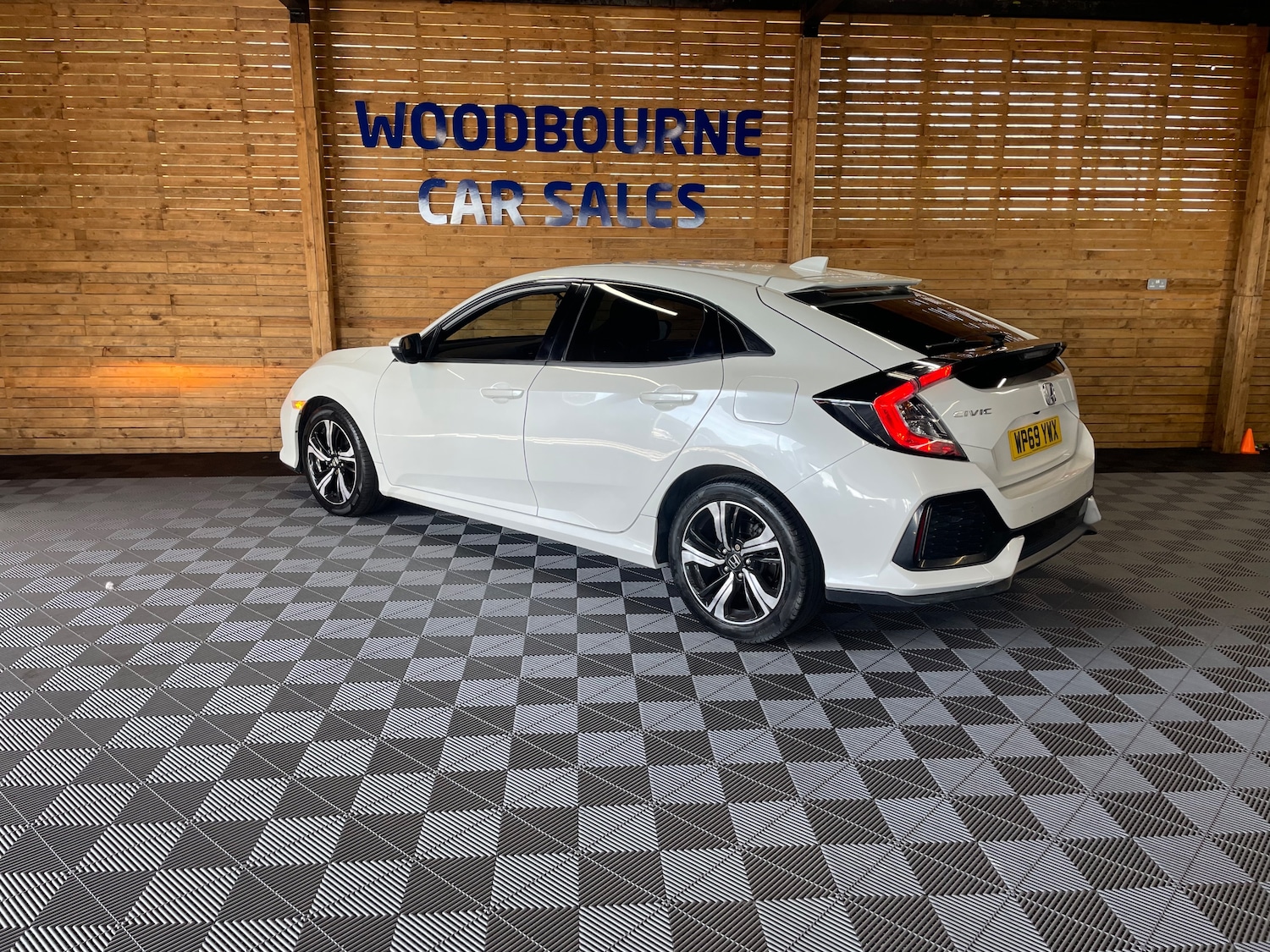 Used Honda Civic 2020 for sale - 76057790: Photo 3