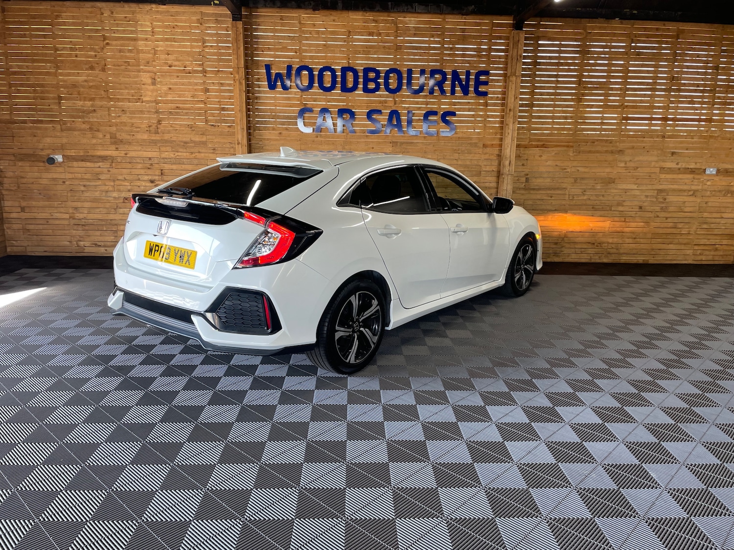 Used Honda Civic 2020 for sale - 76057790: Photo 4