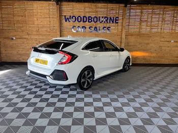 Used Honda Civic 2020 for sale - 76057790: Photo 4