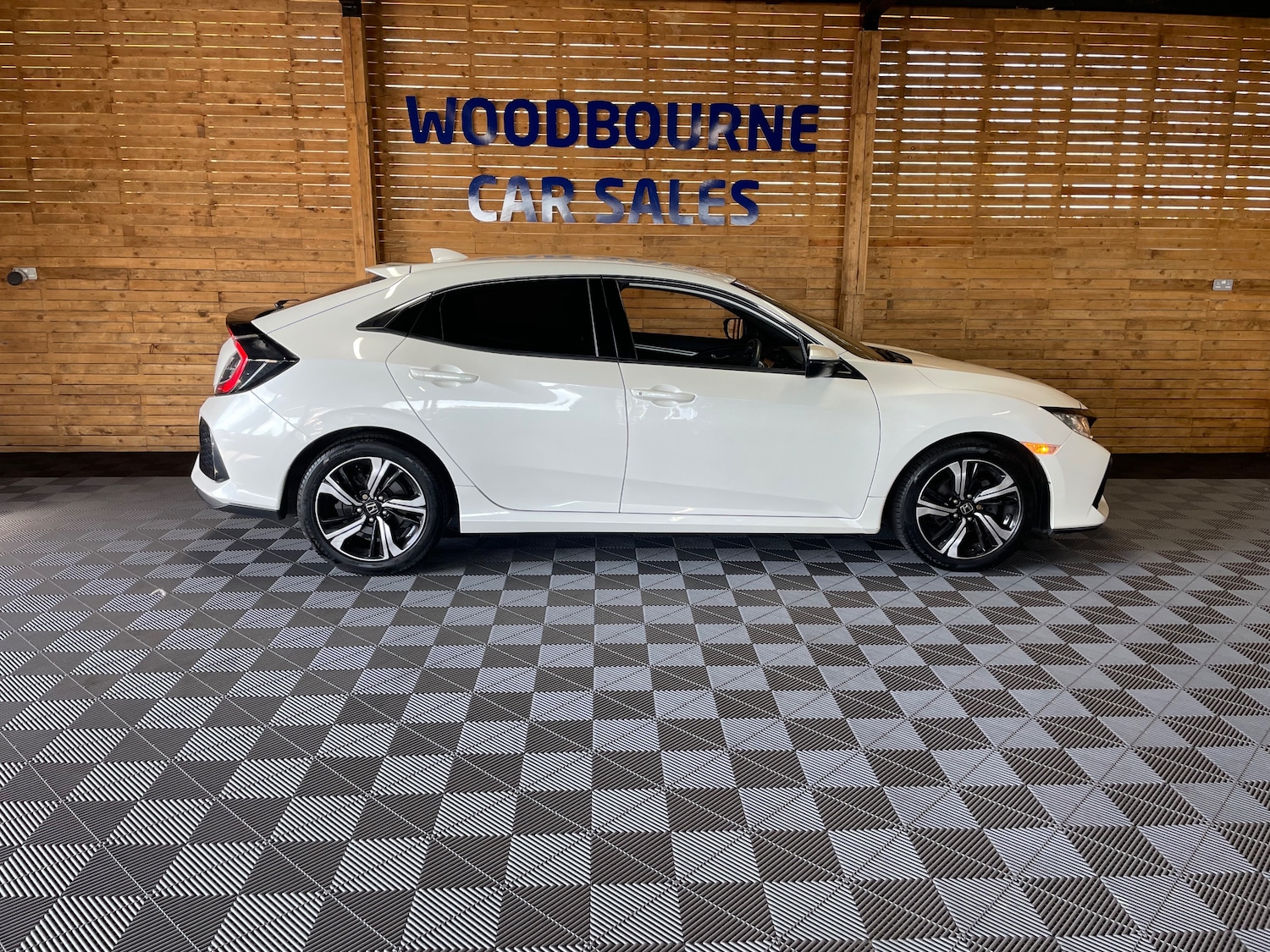 Used Honda Civic 2020 for sale - 76057790: Photo 5