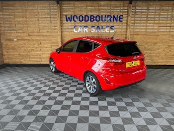 Used Ford Fiesta 2018 for sale - 76057804: Photo