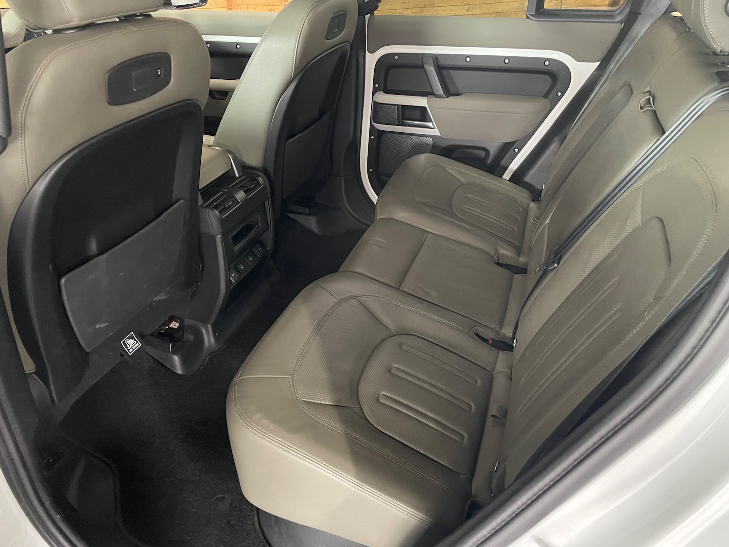 Used Land Rover Defender 110 2021 for sale - 76128013: Photo 12