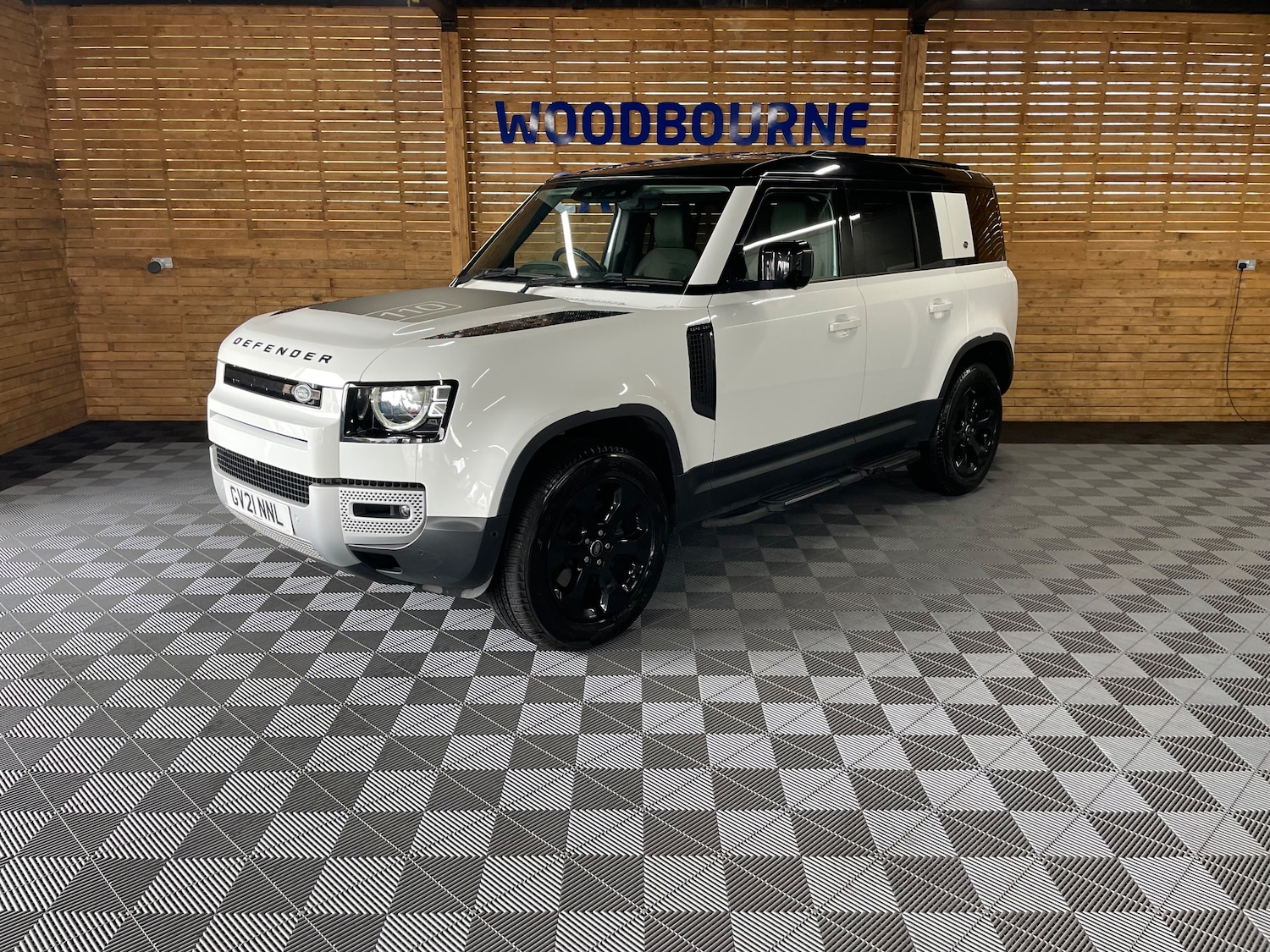 Used Land Rover Defender 110 2021 for sale - 76128013: Photo 2