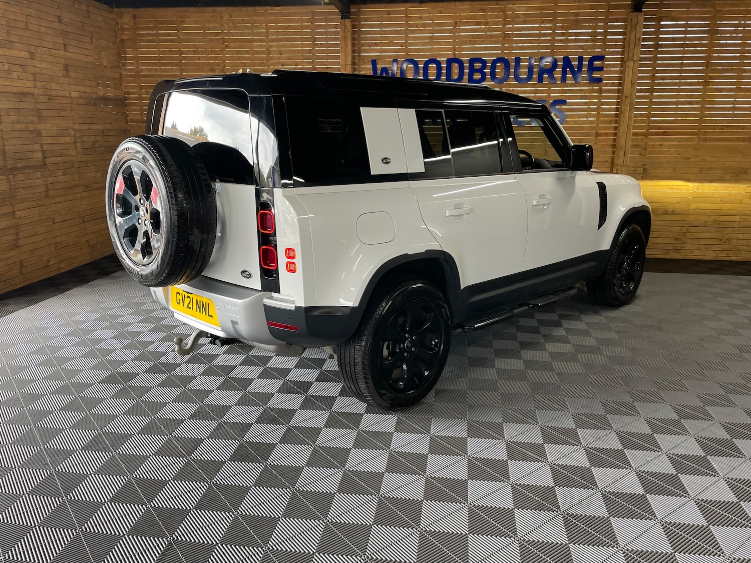 Used Land Rover Defender 110 2021 for sale - 76128013: Photo 4