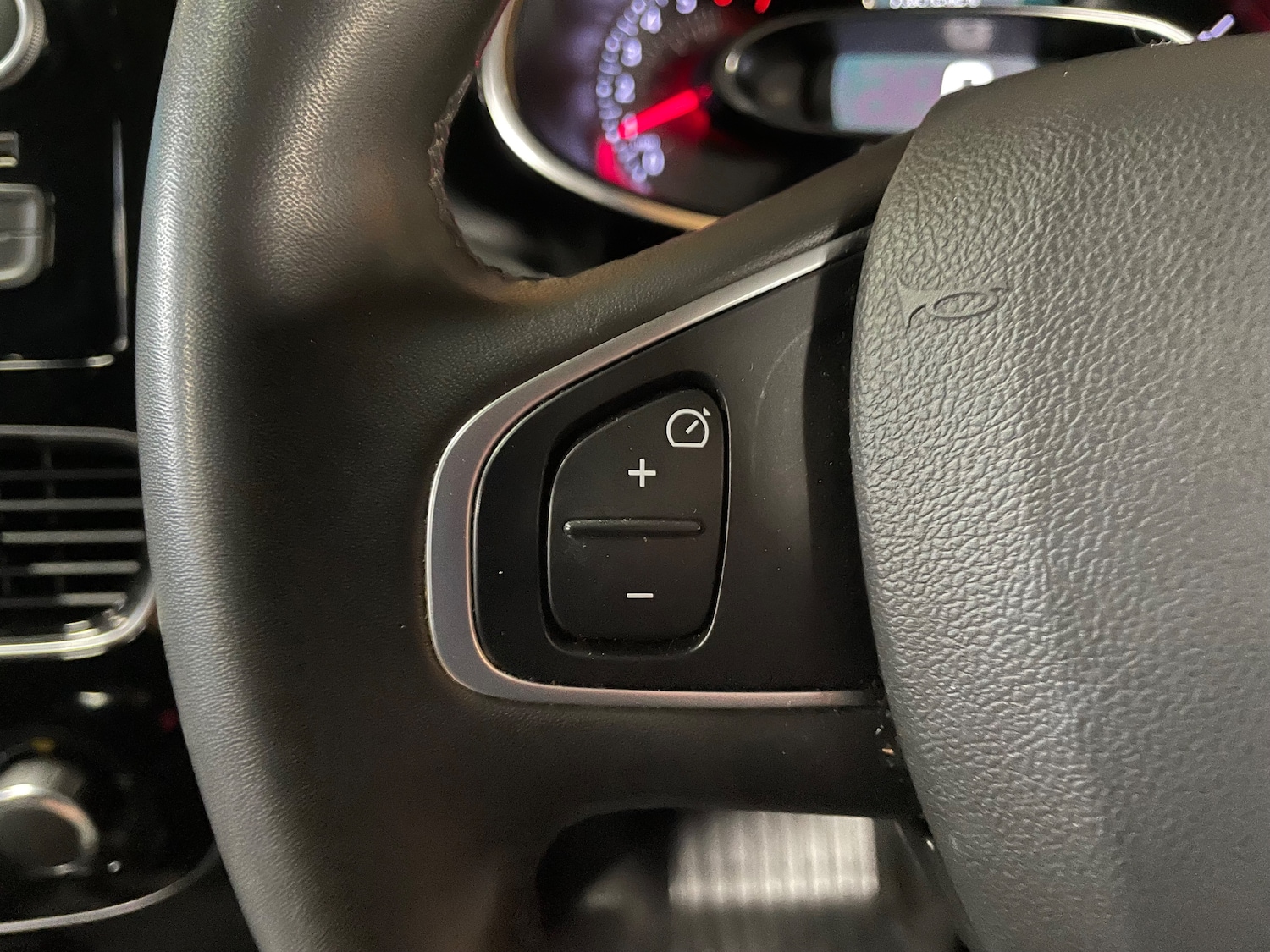 Used Renault Clio 2019 for sale - 77805009: Photo 17