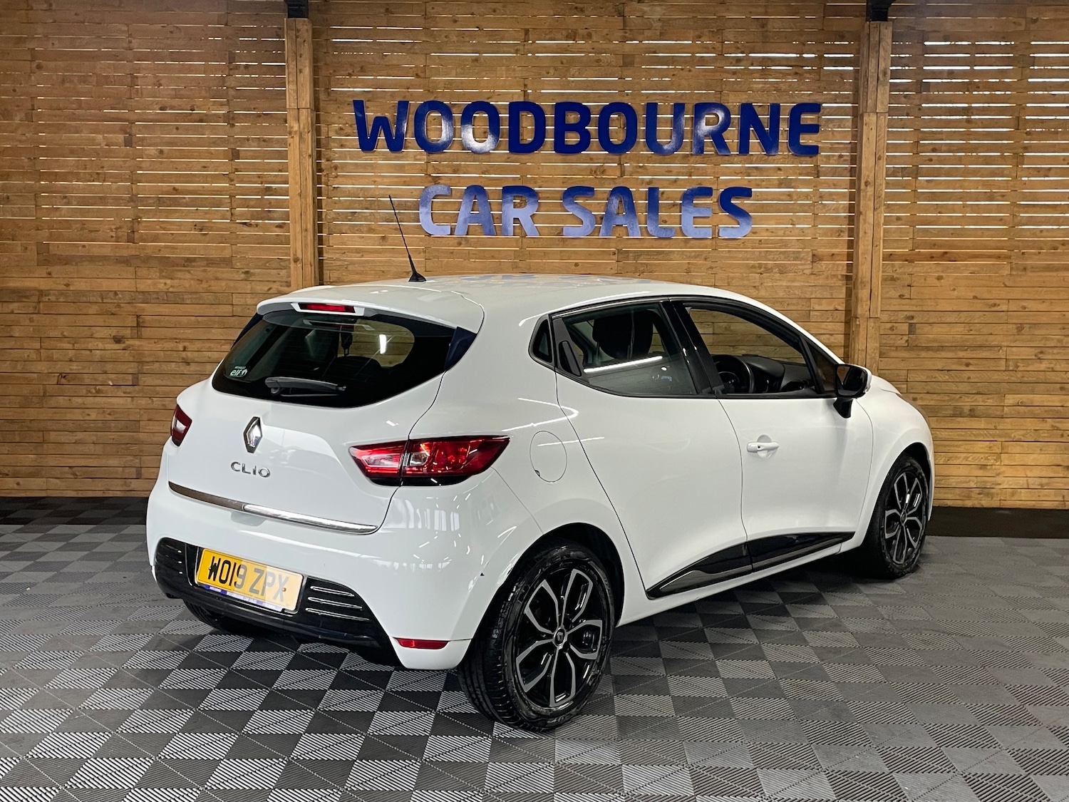 Used Renault Clio 2019 for sale - 77805009: Photo 4