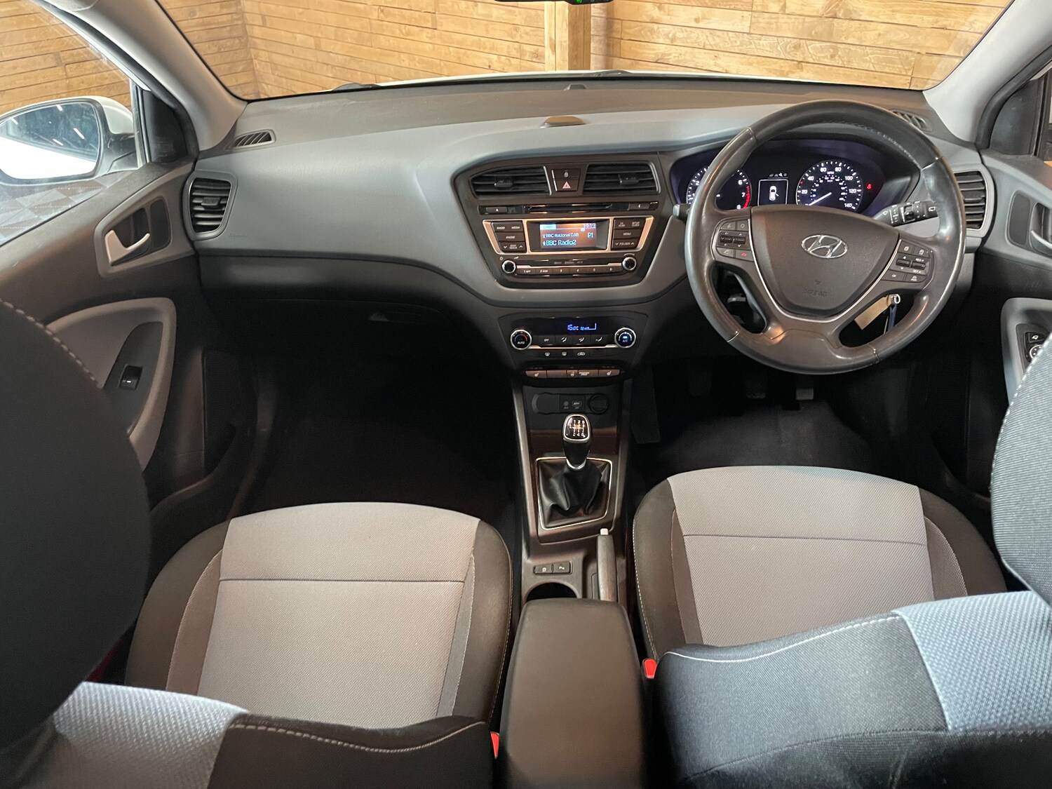 Used Hyundai i20 2016 for sale - 76057776: Photo 15