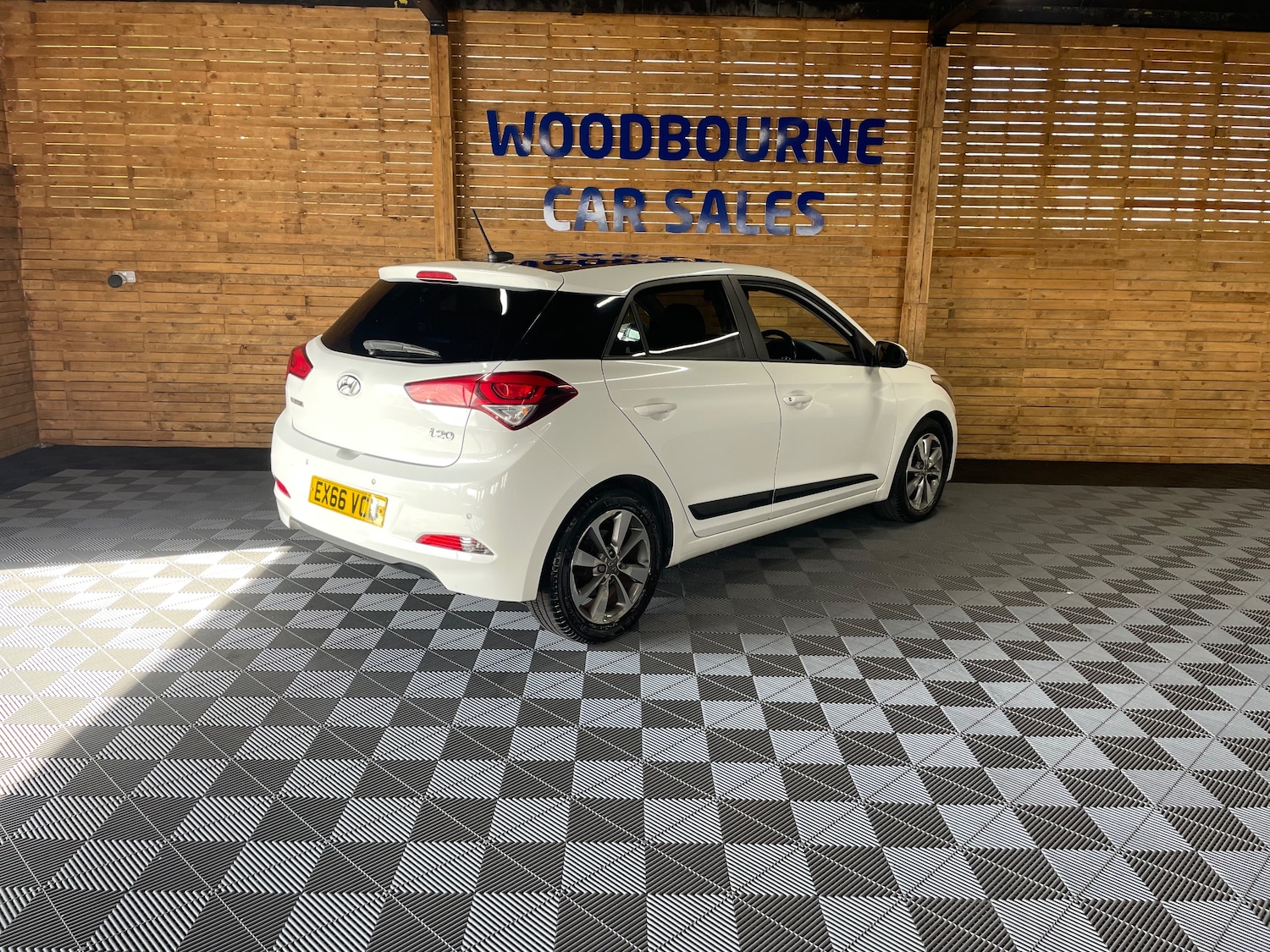 Used Hyundai i20 2016 for sale - 76057776: Photo 4