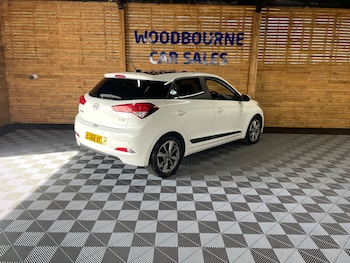 Used Hyundai i20 2016 for sale - 76057776: Photo