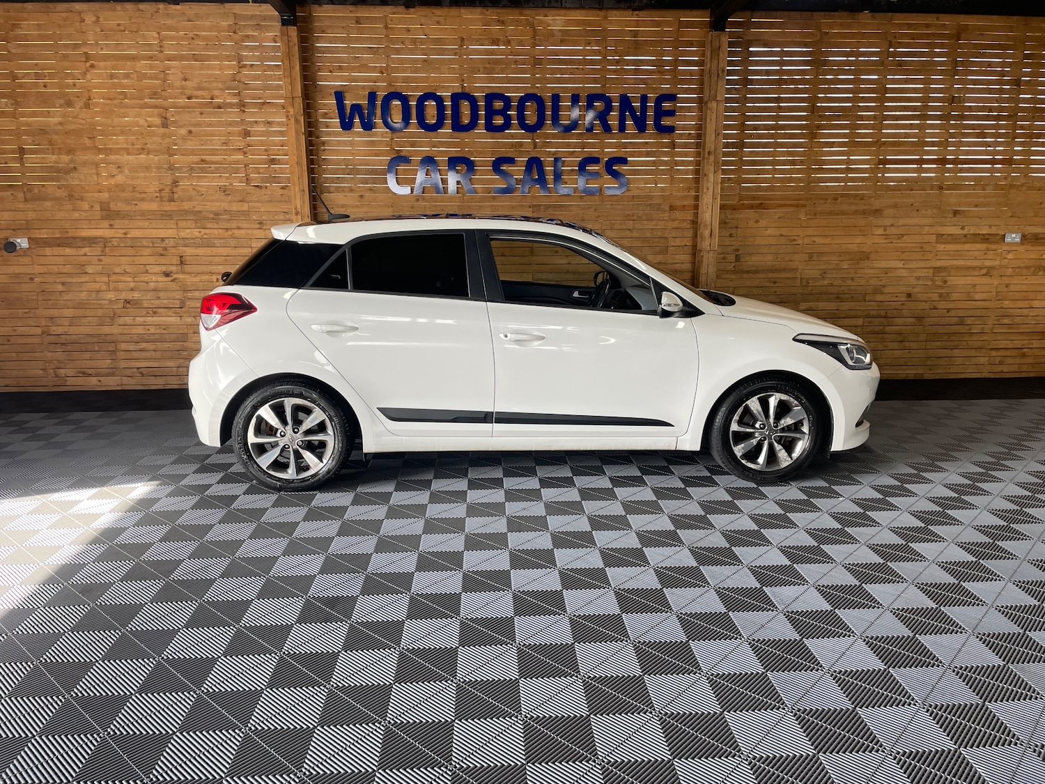 Used Hyundai i20 2016 for sale - 76057776: Photo 5
