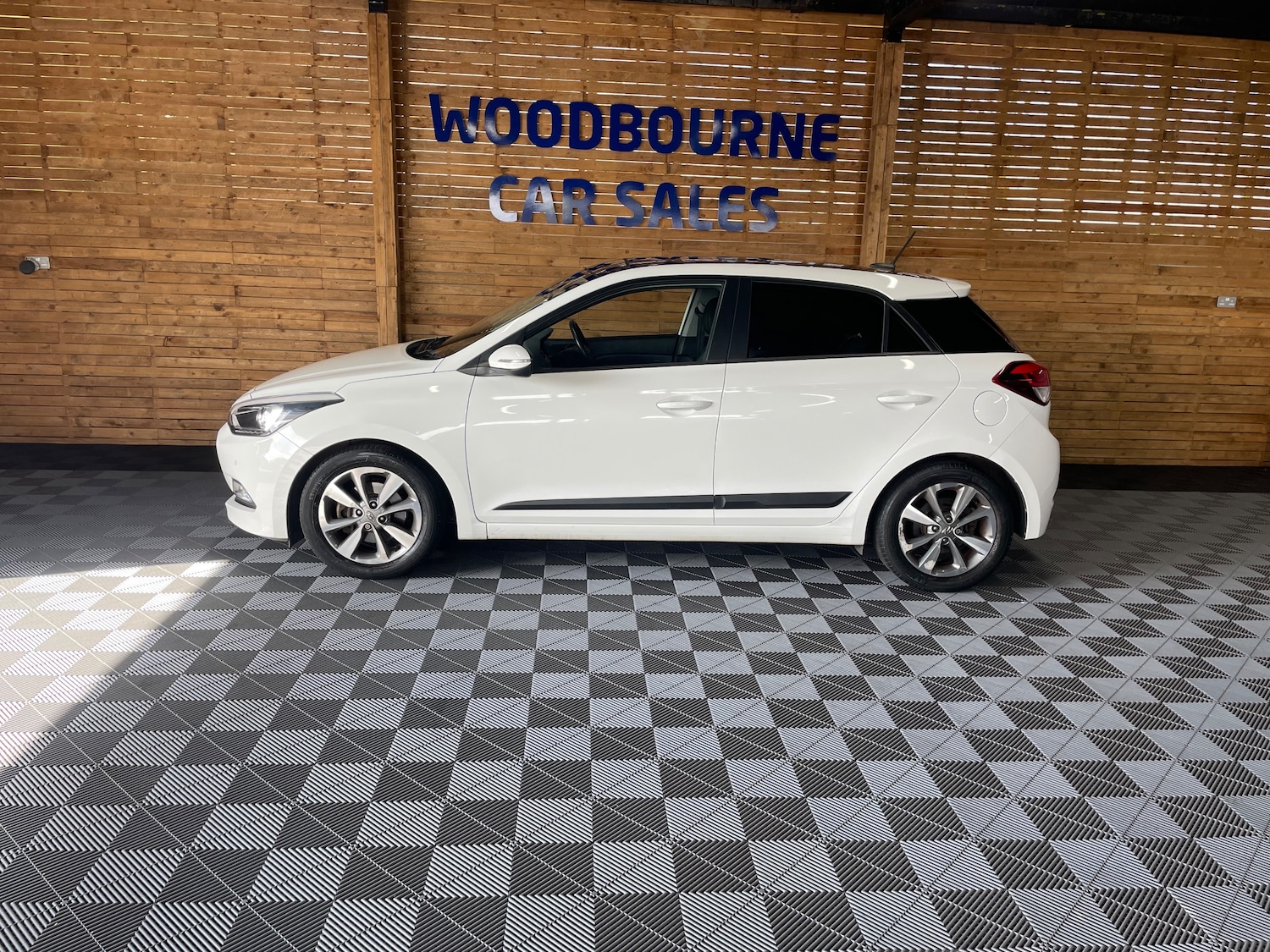 Used Hyundai i20 2016 for sale - 76057776: Photo 6