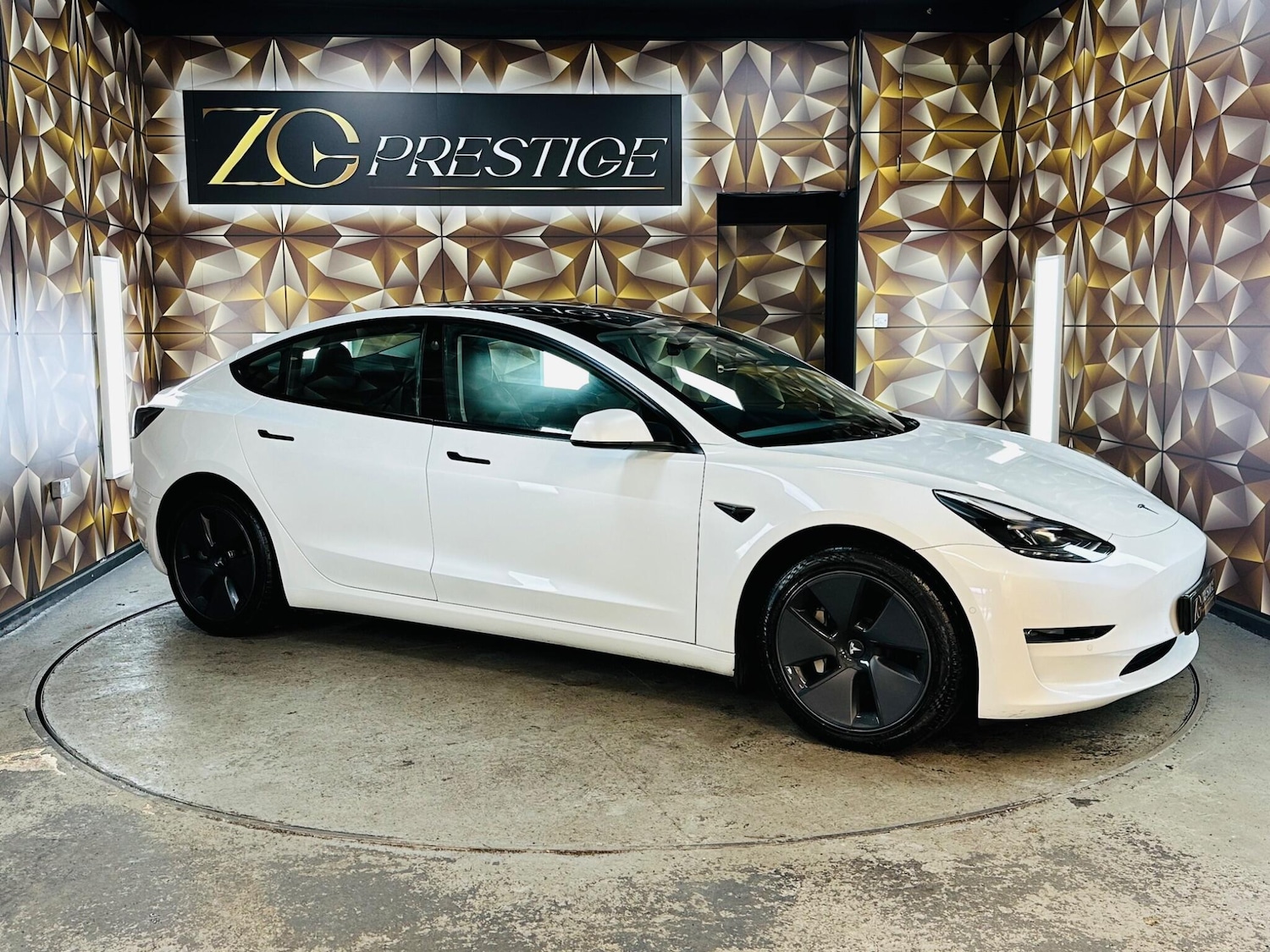 Used Tesla Model 3 2020 for sale - 76926156: Photo 1