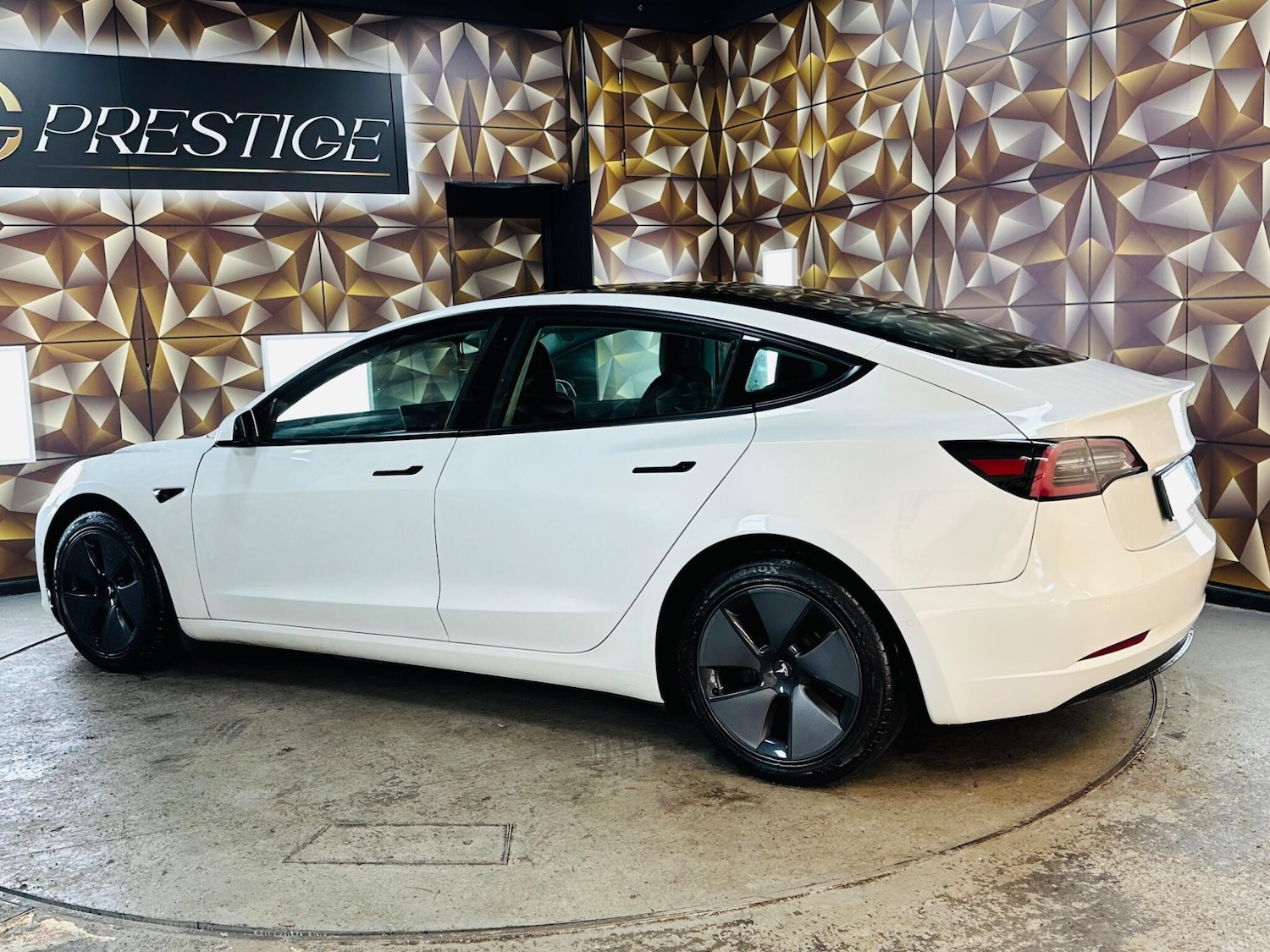 Used Tesla Model 3 2020 for sale - 76926156: Photo 30