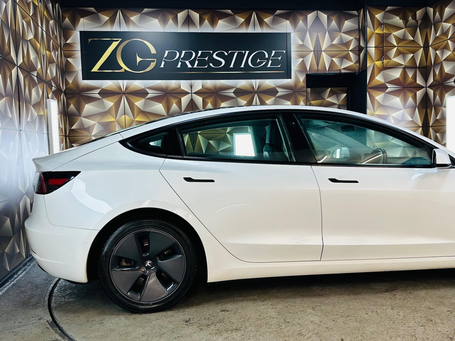 Used Tesla Model 3 2020 for sale - 76926156: Photo 39