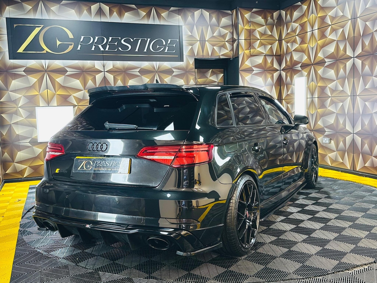 Used Audi RS3 2017 for sale - 77898661: Photo 33