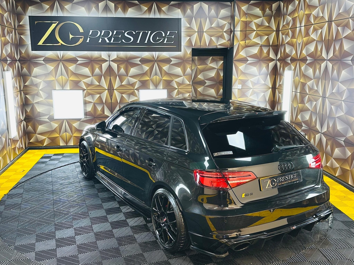 Used Audi RS3 2017 for sale - 77898661: Photo 40