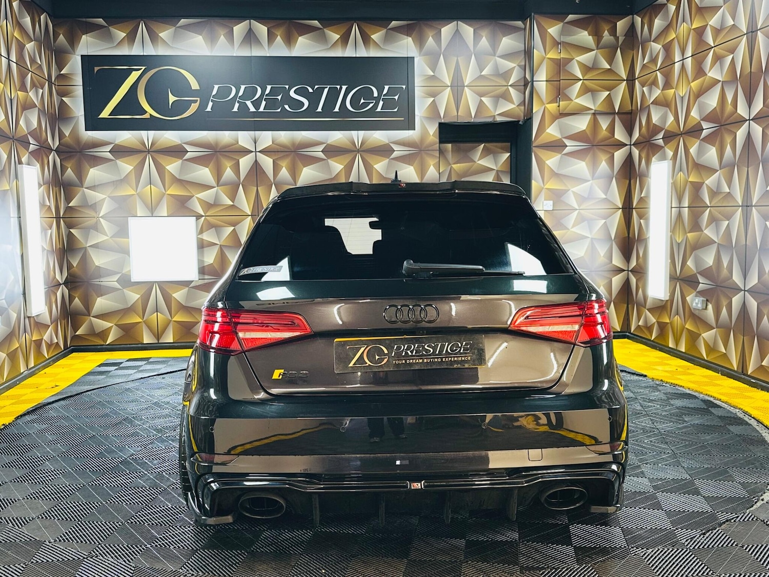 Used Audi RS3 2017 for sale - 77898661: Photo 5