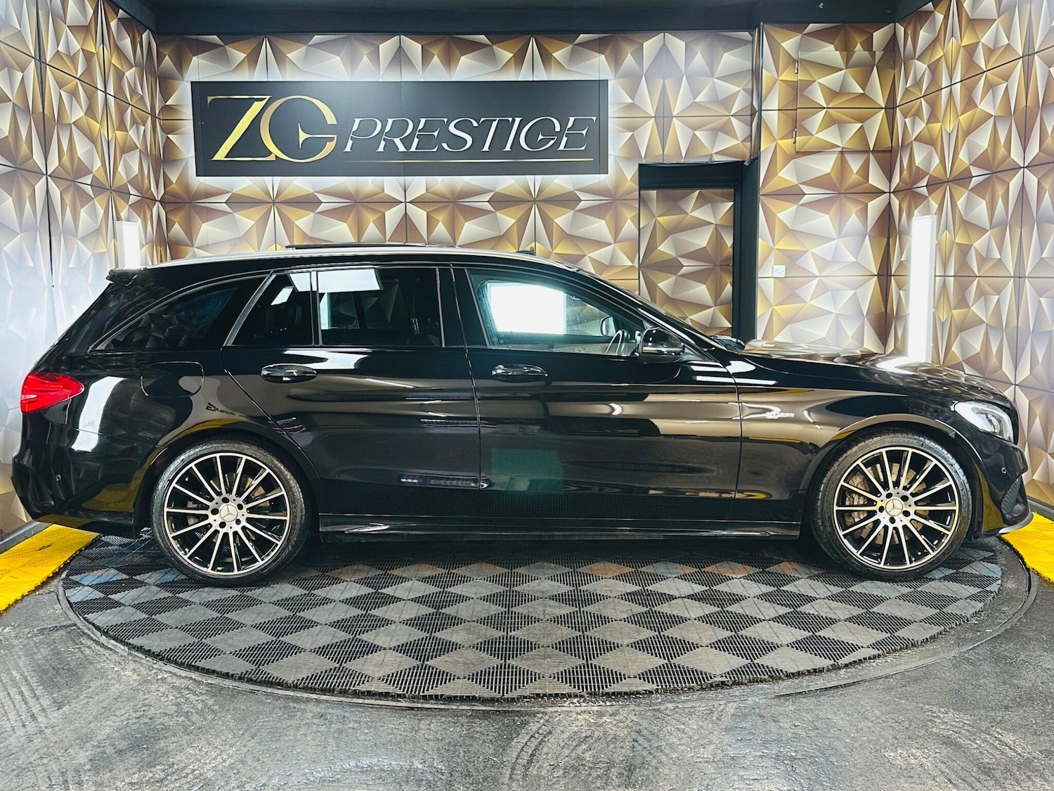 Used Mercedes-Benz C Class 2018 for sale - 77400431: Photo 9